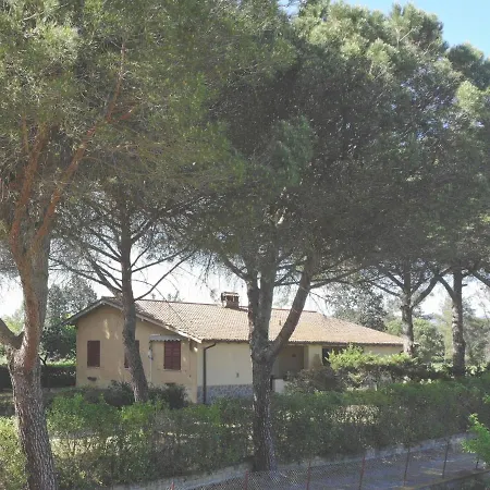 Inviting Holiday In Castiglione Del Lago With Garden Borghetto (Umbria)